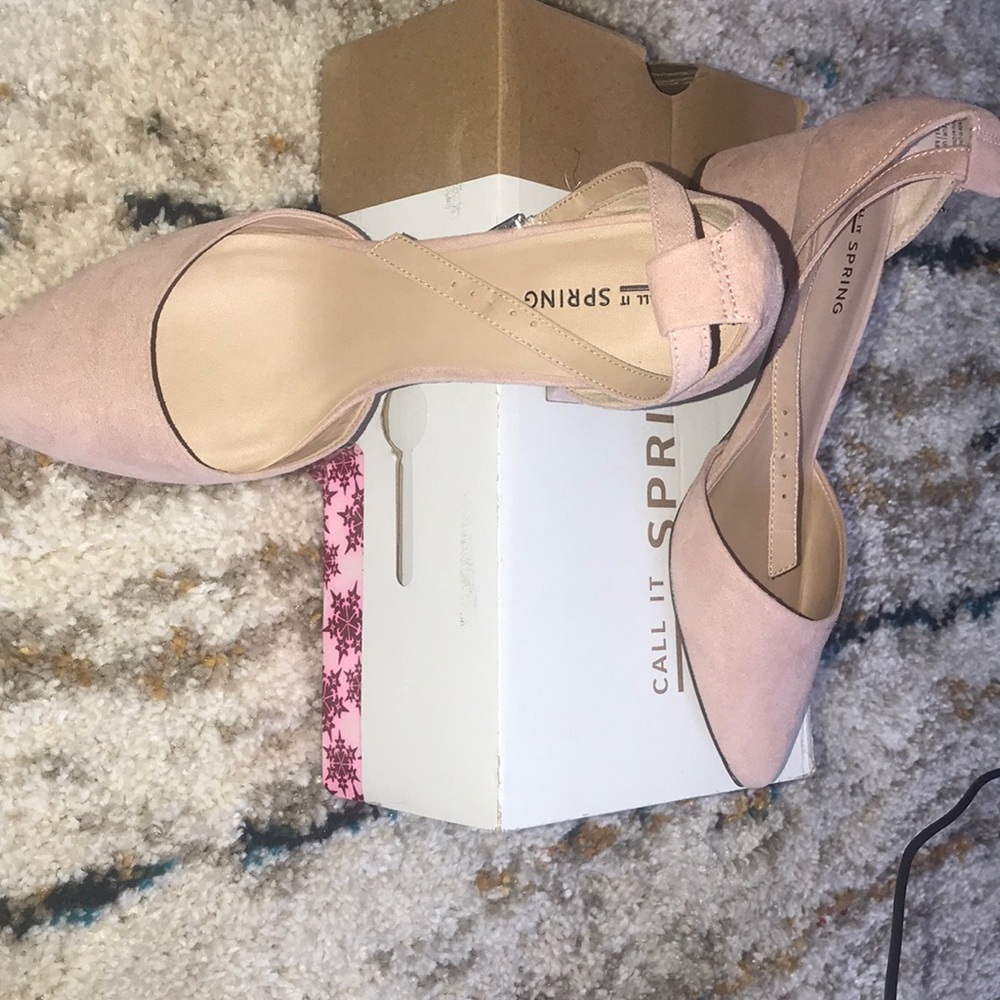 Blush kitten heel